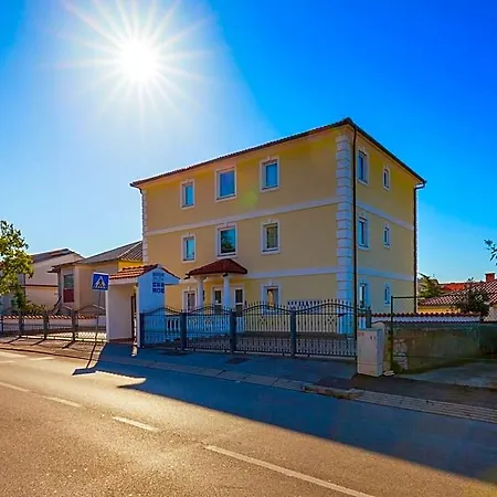 Hotell Country In Croatia With Pool And Farm Views 2*